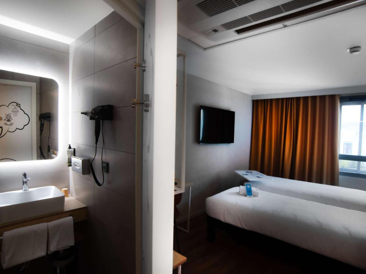 Ibis Styles Clermont-Ferrand Aeroport Hotel Ngoại thất bức ảnh
