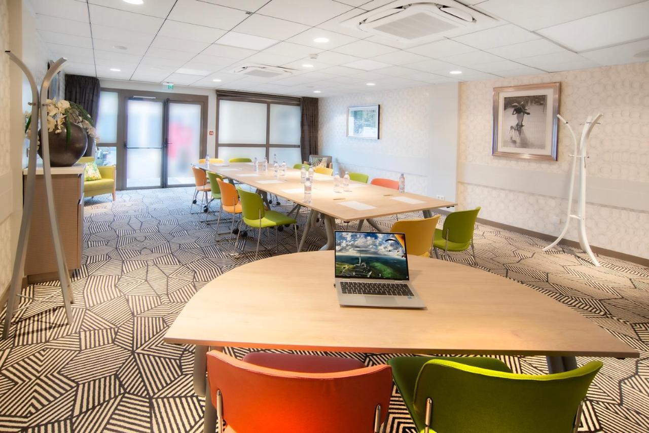 Ibis Styles Clermont-Ferrand Aeroport Hotel Ngoại thất bức ảnh