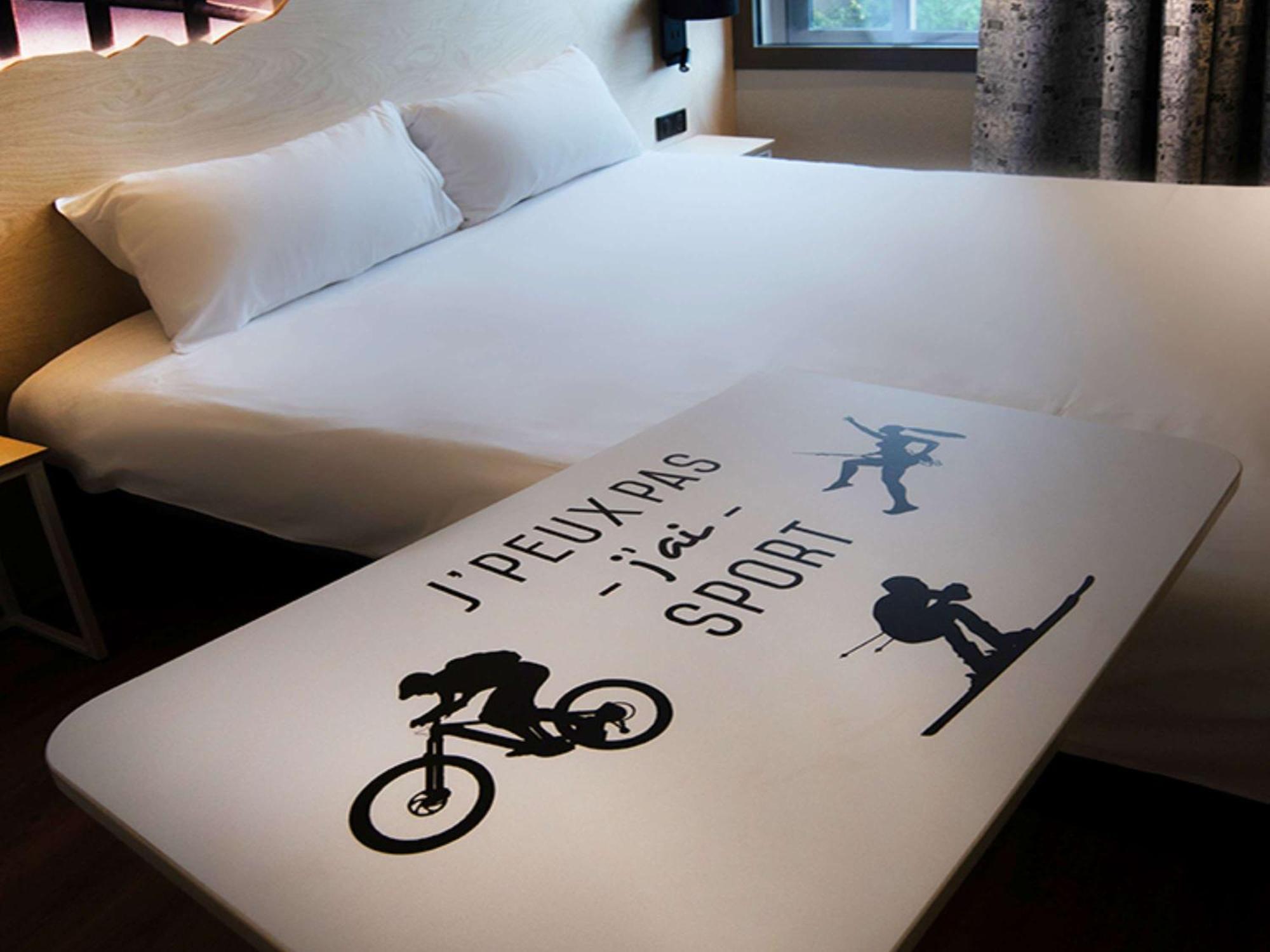 Ibis Styles Clermont-Ferrand Aeroport Hotel Ngoại thất bức ảnh