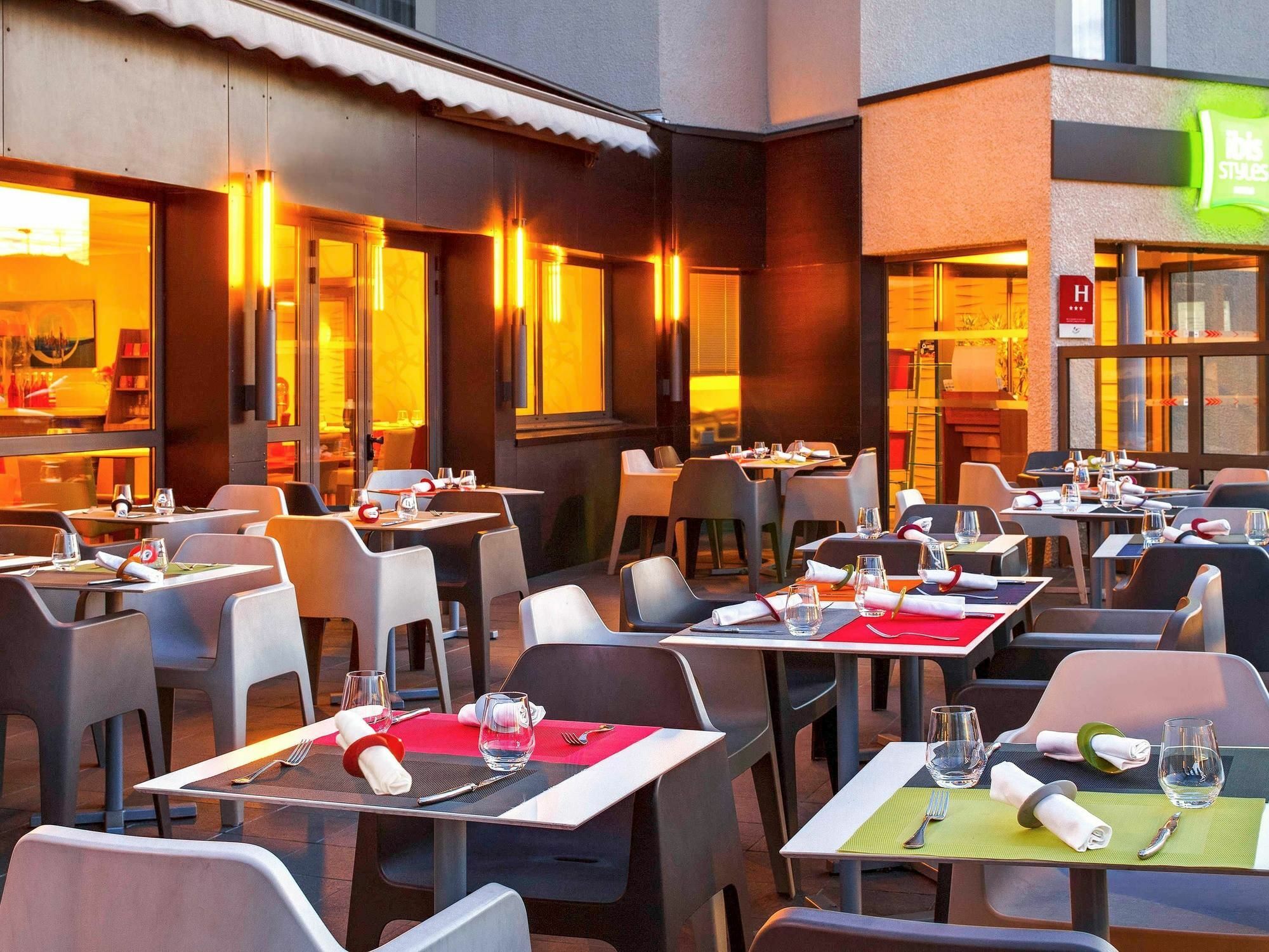 Ibis Styles Clermont-Ferrand Aeroport Hotel Ngoại thất bức ảnh